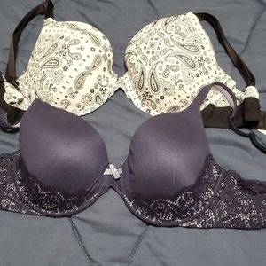 2 Victoria's Secret bras 32DD